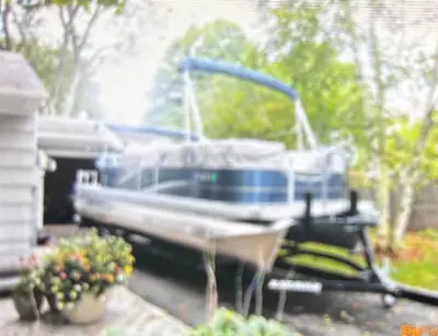 2018 Apex Marine Quest 20’ Aluminum Pontoon boat. Honda 60hp outboard, Approximately 90 hours.
