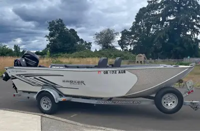 2018 Smokercraft Sportsman 1872