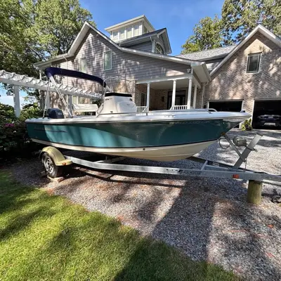 2009 Sea Hunt Triton 177 Center Console Boat