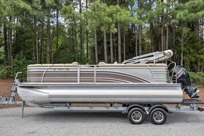 2015 Harris Solstice 220