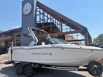 2023 Mastercraft XT23