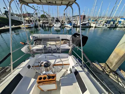 Beautiful Catalina 36 Ready for You