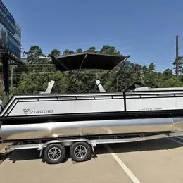 2025 VIAGGIO 22' REAR FISH TRITOON W/200HP X22R