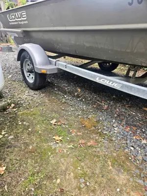 Lowes 20' center console boat with 60hp suzuki 4stroke and trailer