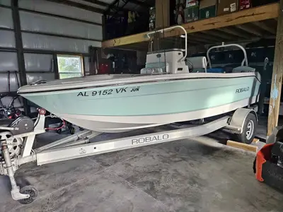 2019 Robalo R160