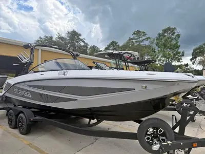 2025 Scarab 255 LX Wake