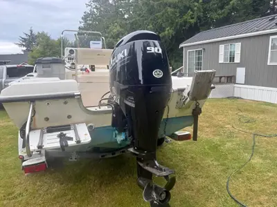 2001 Sea pro 18 center console