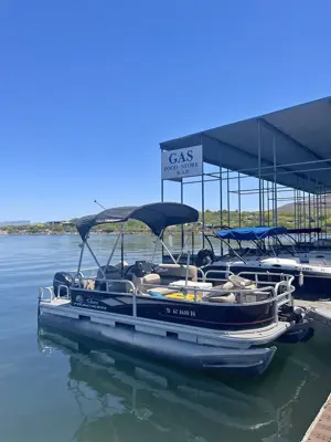 2019 Sun tracker Bass Buggy 18DLX