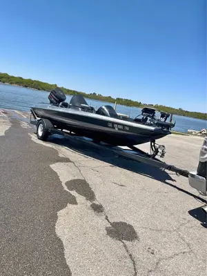 1998 stratos 282 bass boat