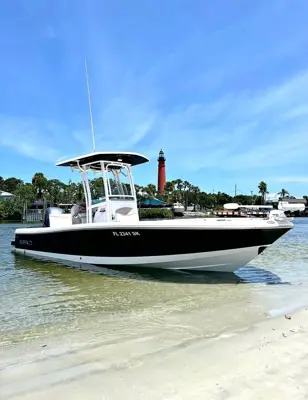 Robalo 246 Cayman Bay Boat