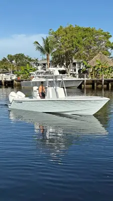 2026 Contender 25T Boat