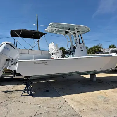 2027 Tidewater 2500 Carolina Bay, Yamaha F300XSA2 white motor with 3+2 warranty promo!! Includes trailer.
