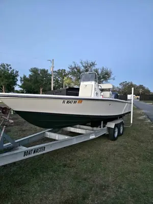 2019 Cobia 21 bay