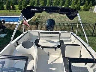 2022 Bayliner VR4