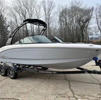 2026 Chaparral 21 SSI with trailer - NEW