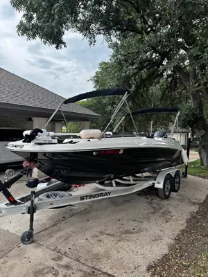 2022 Stingray 212 sc
