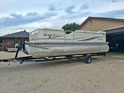 2006 Lowe Suncruiser 200 Trinidad Pontoon