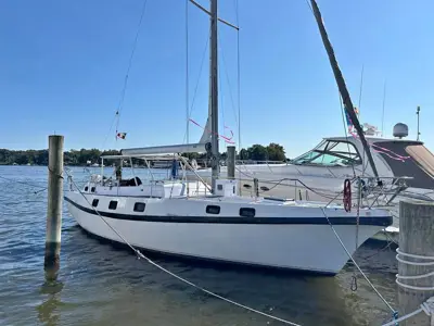 Cruising Sailboat ⛵ 1984 Yorktown 40 – “Bonne Idée” (Good Idea)