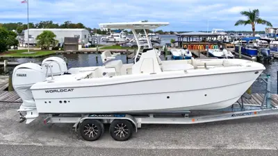 2027 World Cat 235 HB