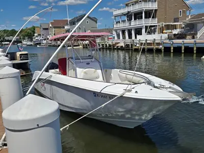 2003 Boston Whaler Outrage 270