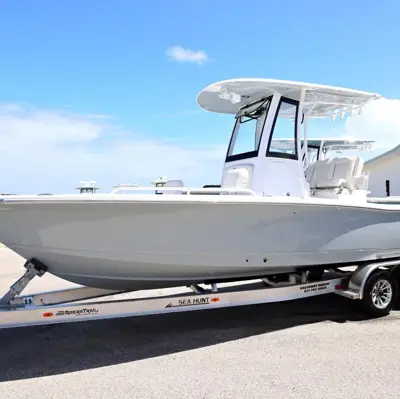 2027 SEA HUNT BX 25 FS
