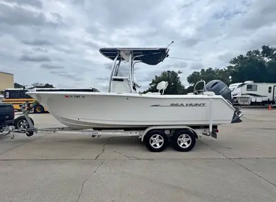 2014 Sea Hunt triton 225