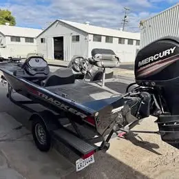 2018 Tracker 195 txw