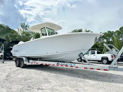 2027 Sailfish 272 Center Console