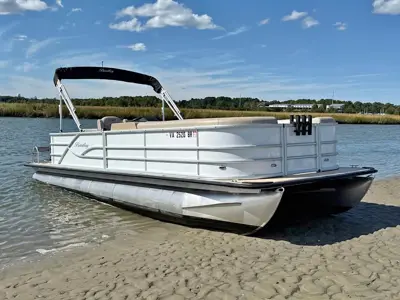 2025 Bentley 240 cruise coastal
