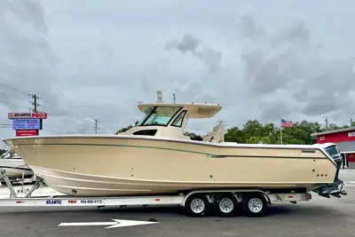 2017 GRADY-WHITE 376 CANYON