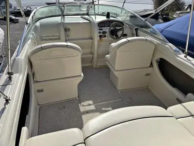 2004 Sea Ray Weekender 215