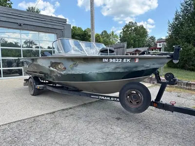 2001 Tracker Fishing Boat with Trailstar Trailer
