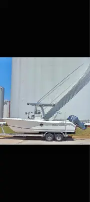 2007 Sea Hunt Triton 207