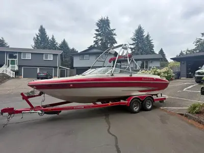 2004 Glastron GX235