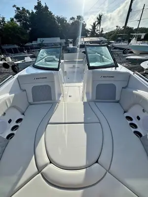 2025 Southwind 2600 deck boat
