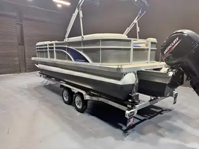 2023 Bennington Pontoons 22 ssr tritoon w/ mercury 150hp