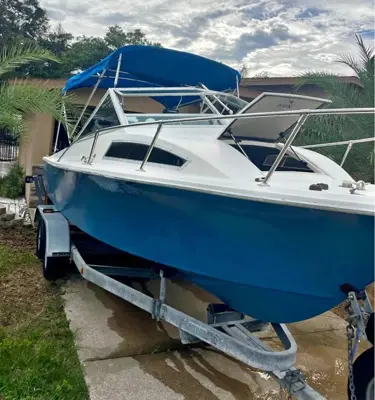 SeaCraft Cuddy Cabin Boat