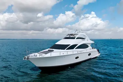 2007 Lazzara 74 Motor Yacht