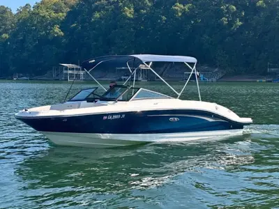 2022 Sea Ray 210 SPX