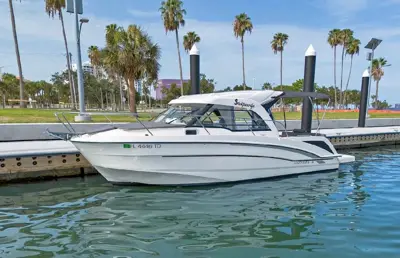 2021 Beneteau Antares 8 – Like New!