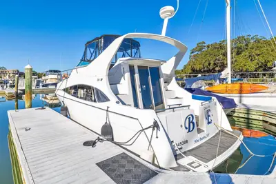 2006 Carver mariner 36