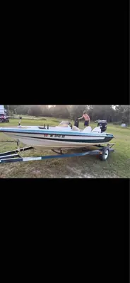 1996 Stratus Bass boat