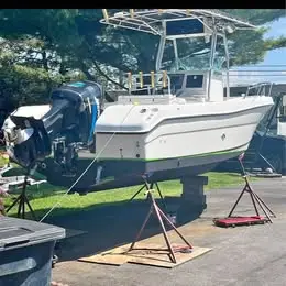 2000 Robalo 220
