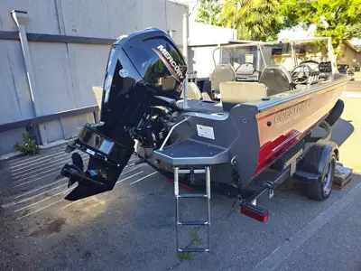 Crestliner 1750 Superhawk