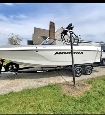 2021 Moomba Max 22.5 ft