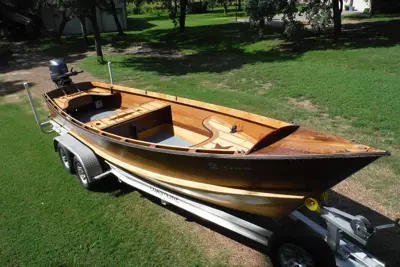 25' Wooden Boat