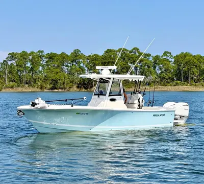 2024 Regulator 28 Center Console
