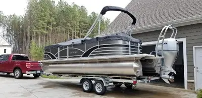 2019 Sylvan 8522 mirage tritoon