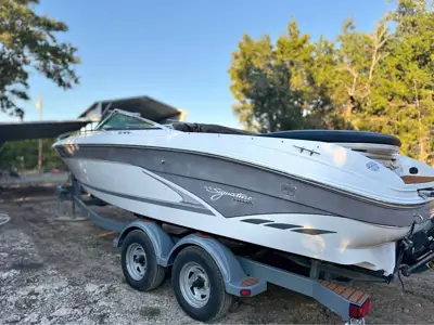 1998 Sea Ray Signature Select 230
