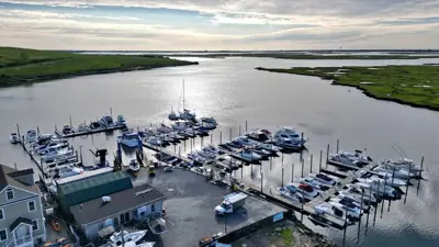 BOAT SLIPS / DOCKING